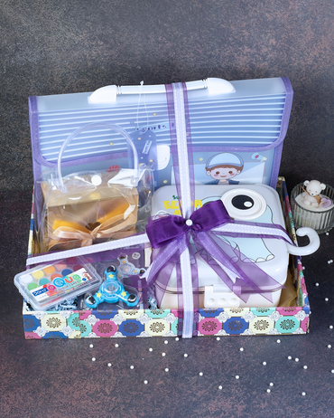 Stationery & Snack Stars Hamper